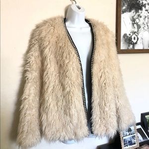 Cream Fur Coat/ Curella De Vil